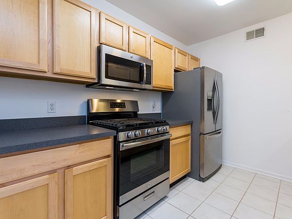 3rd image of 2702 S Knightsbridge Cir