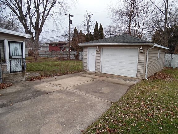 3rd image of 700 W 67th Ln
