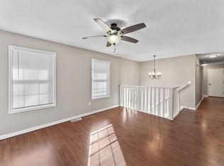 212 NE 90th Ter, Kansas City, MO 64155
