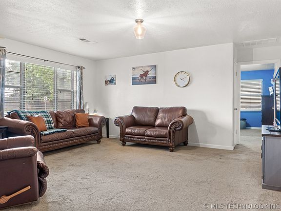 5th image of 703 McCarley St