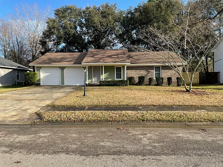 207 Mohican Cir — Photo 1