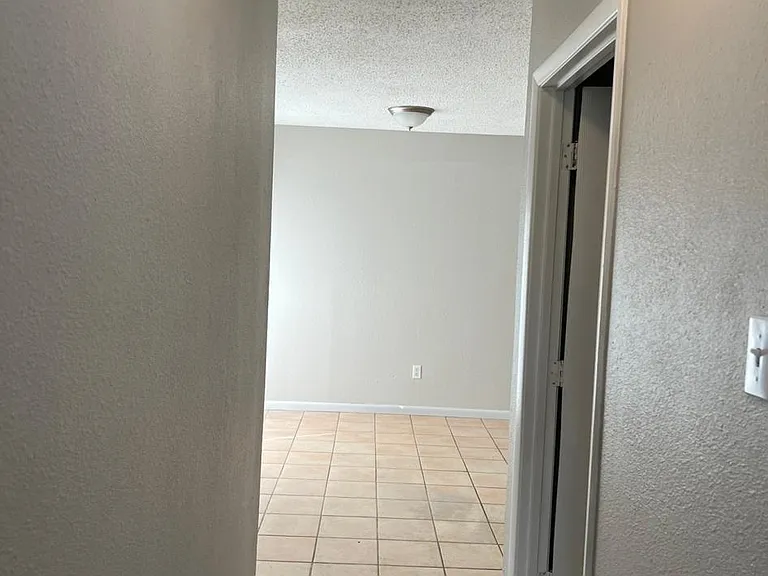 2337 Lonedell Rd — Photo 6
