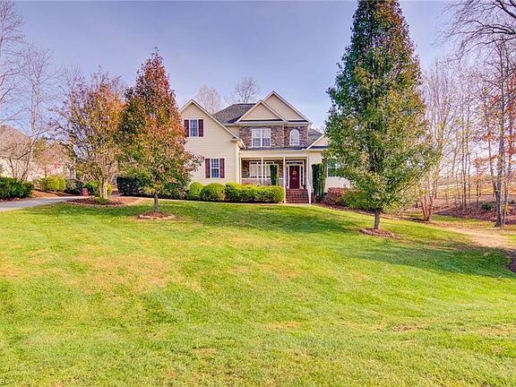 2nd image of 211 Winsome Laurel Ln
