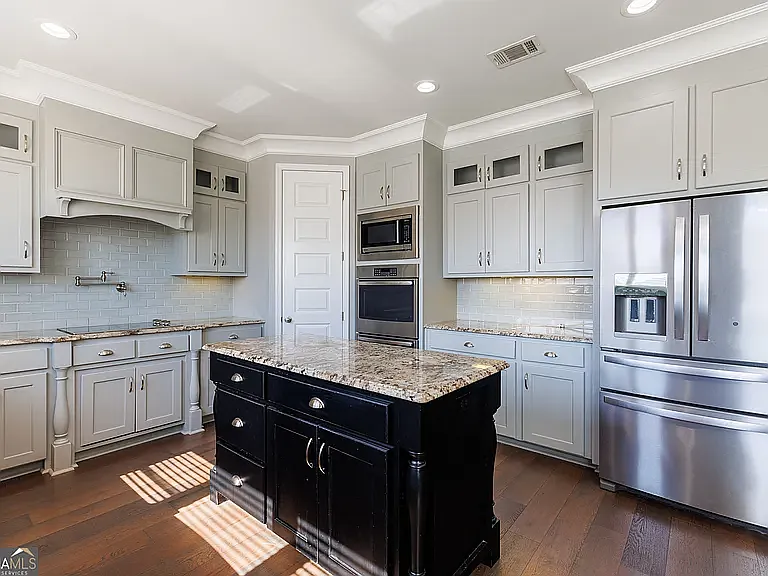 4 bed, 2267 sqft, $2,300 — Photo 4