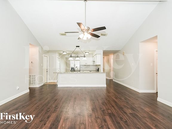 5th image of 2411 Shady Brook Dr