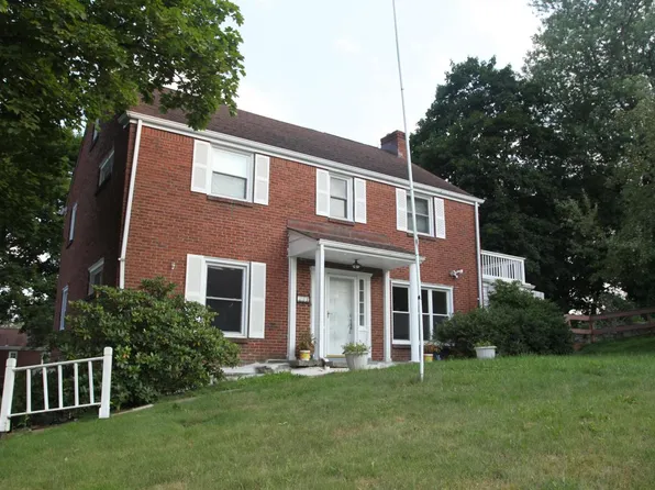 214 Orchard Park Dr, Bethel Park, PA 15102