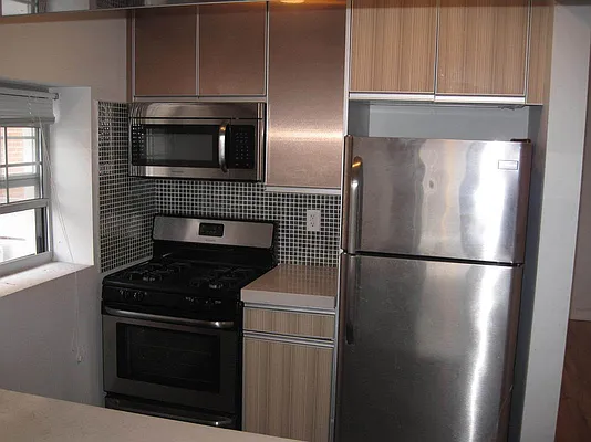 Rented by 18 REALTY | media 29