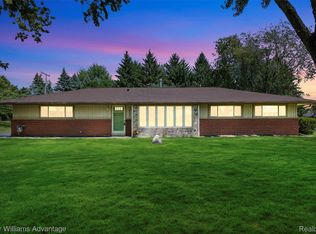24826 Joseph Dr, Novi, MI 48375