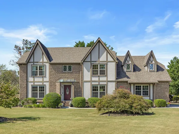 1420 Windbrook Dr, Hixson, TN 37343