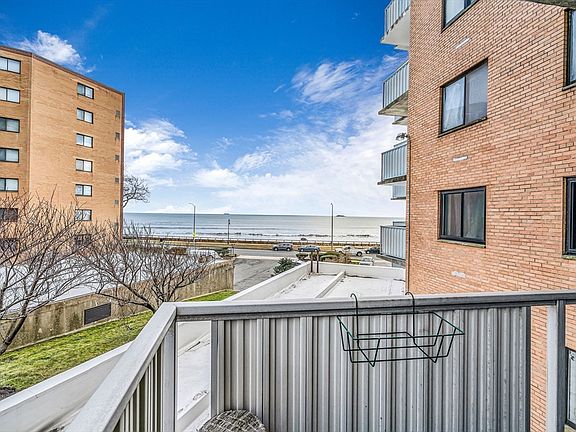 3rd image of 300 Lynn Shore Dr APT 310