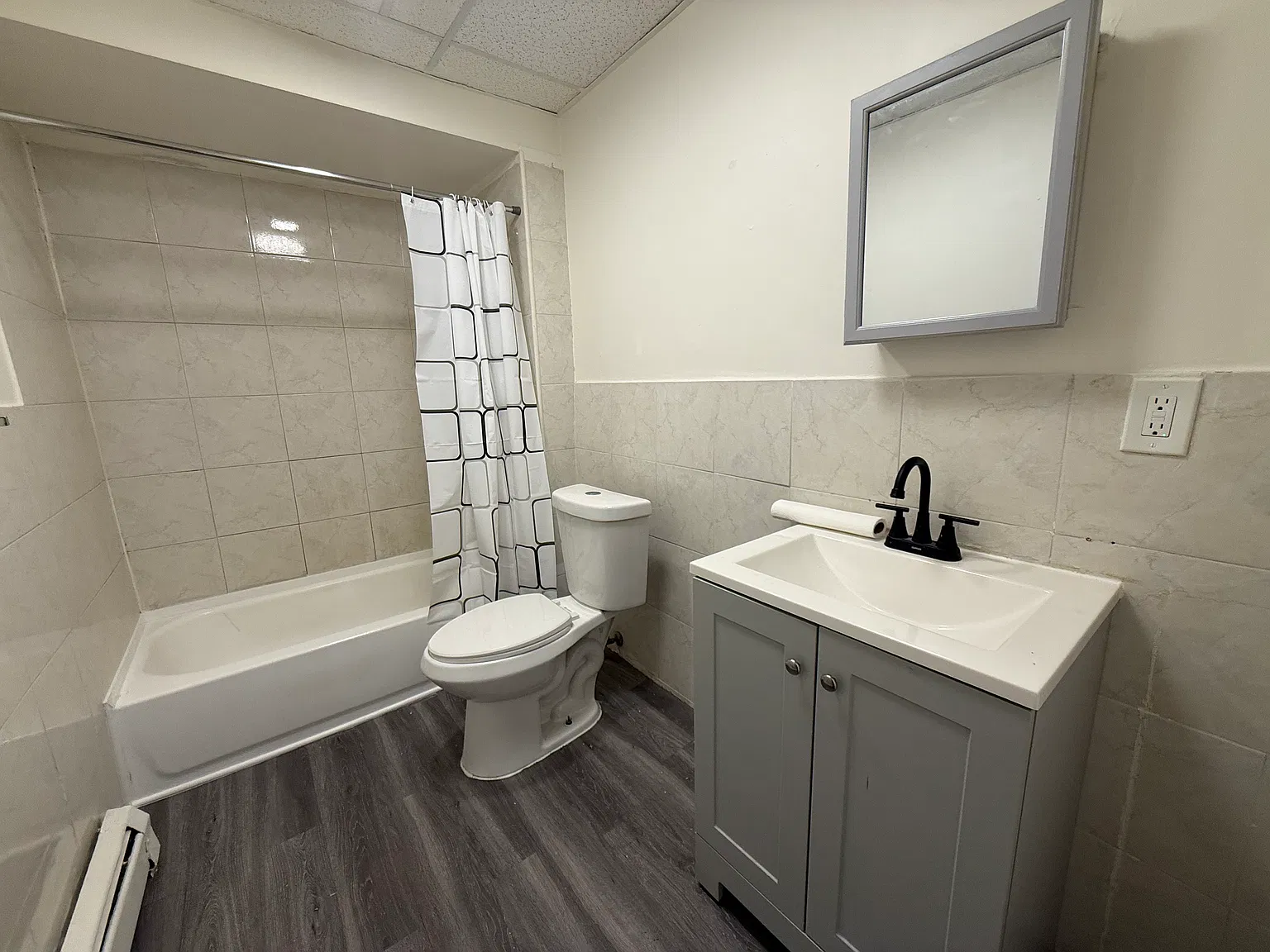 3 bed, 800 sqft, $2,000 — Photo 4