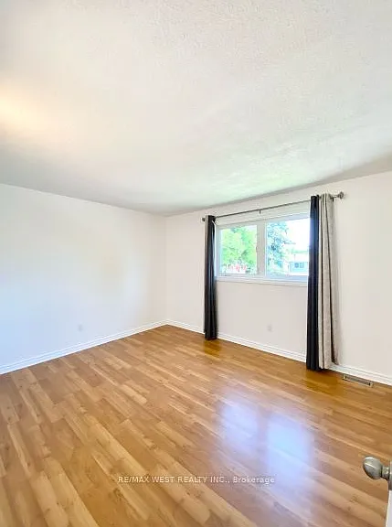 81 Seaborn Rd — Photo 9