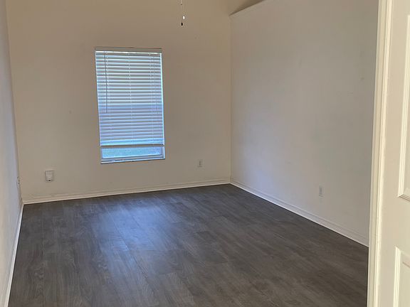 4th image of 171 Bluebrook Ct