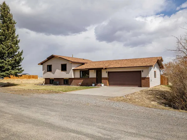 2304 Steadman St, Cody, WY 82414