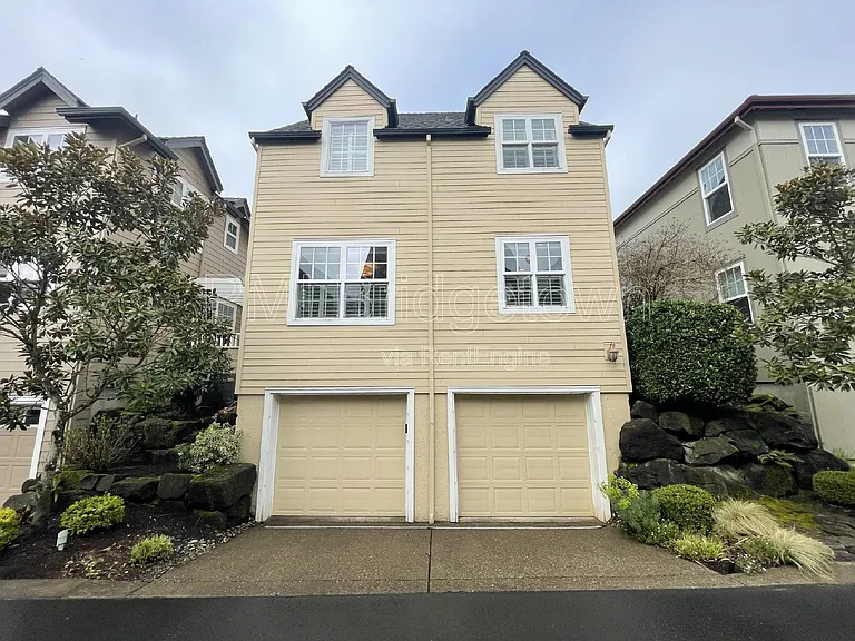 10235 NW Edgewood Dr — Photo 30