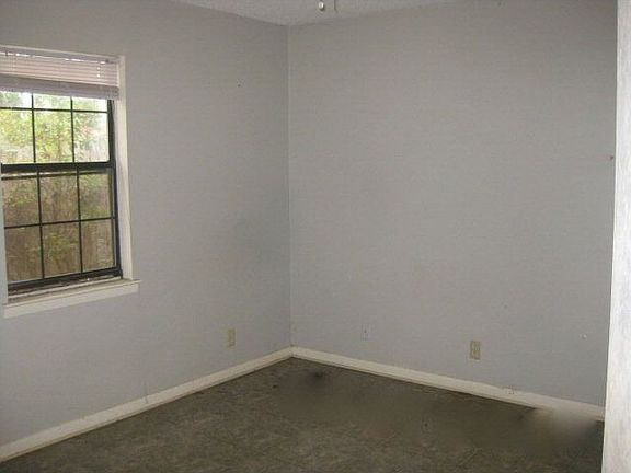 4th image of 103 E Howard Dr