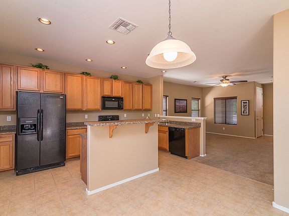 5th image of 2596 S Southwind Dr