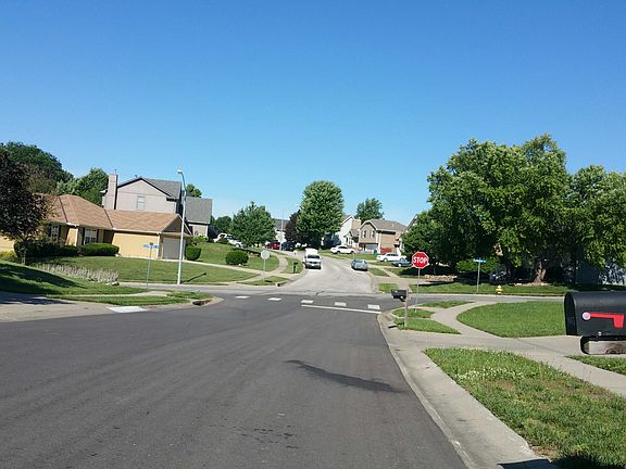 4th image of 1002 Black Oak Dr