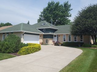 9210 Pembrooke Ln, Orland Park, IL 60462