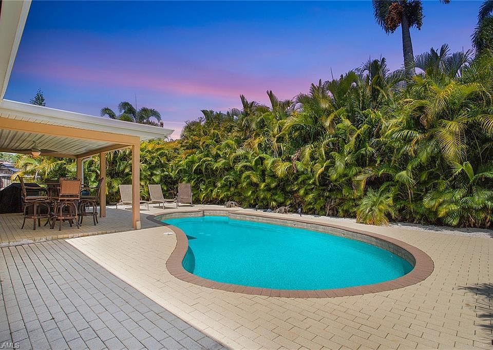 1st image of 2635 Poinciana DR