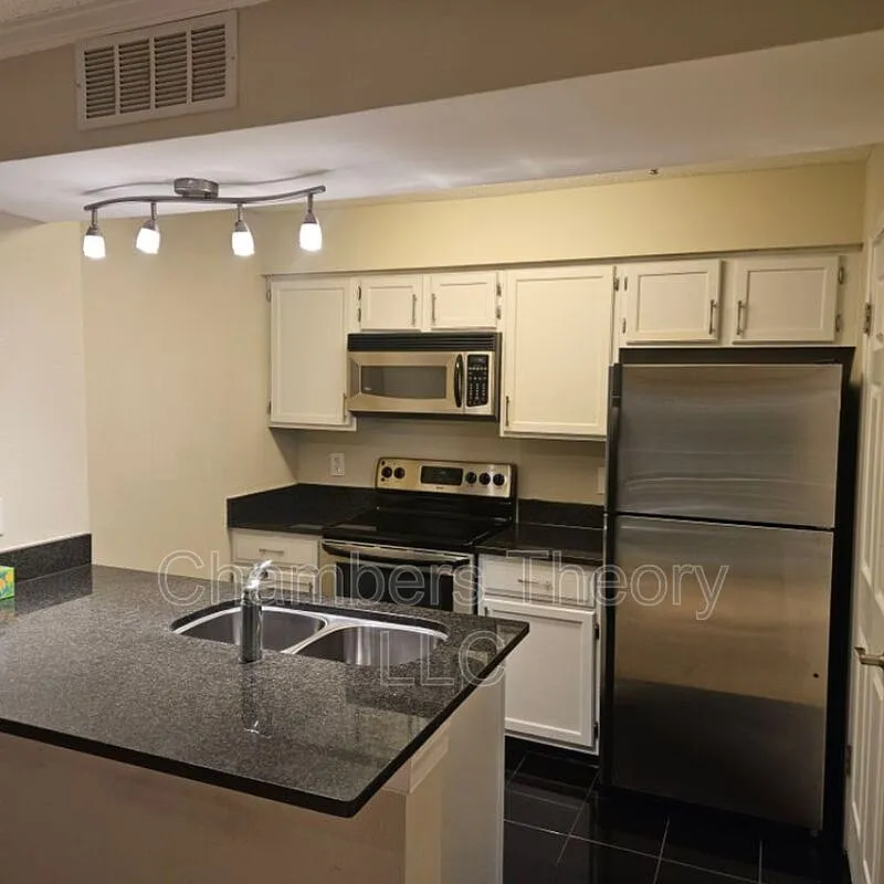 Building Photo - 1504 Lincoln Way #220