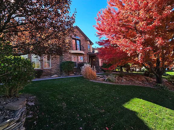 3rd image of 682 E Healey Blvd S