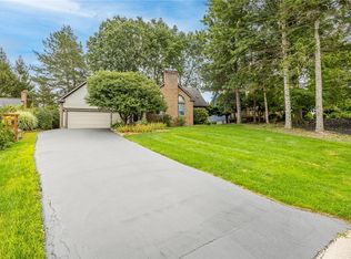 46 Putting Green Ln, Penfield, NY 14526