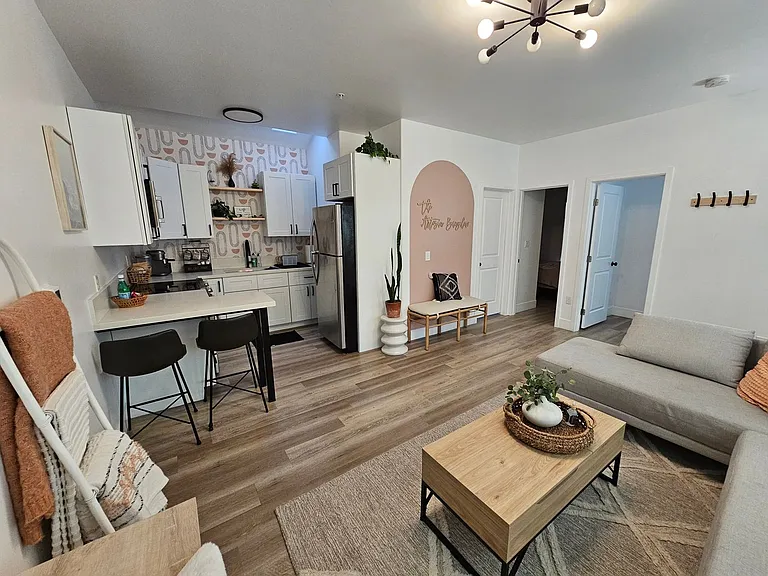 1130 Leff St — Photo 3