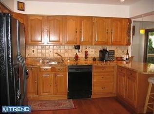 804 3rd St, Riverton, NJ 08077