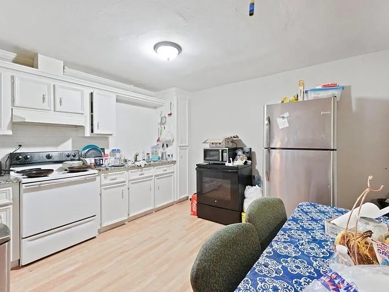 8538 Sunderland Rd #B — Photo 3