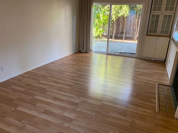 3rd image of 120 Greenmeadow Way