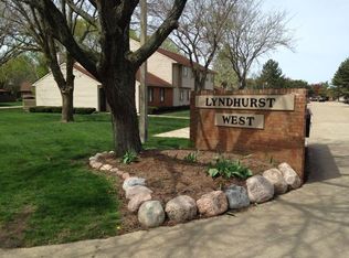 1607 Lyndhurst Dr APT B, Savoy, IL 61874