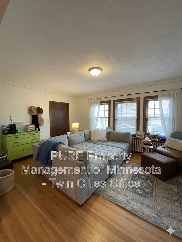 Building Photo - 4908 Chicago Ave #1