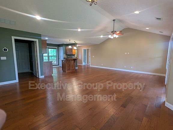 3rd image of 120 Victory Lake Dr