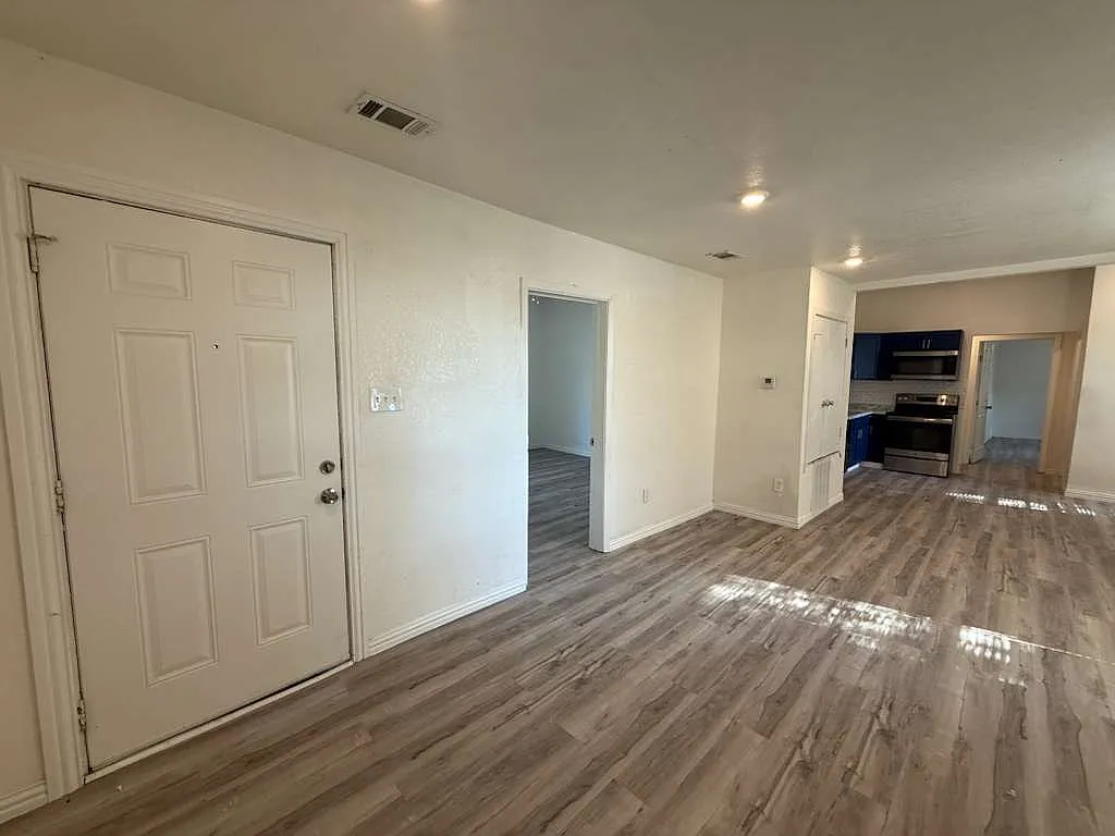319 Woodard Avenue - 1 — Photo 3