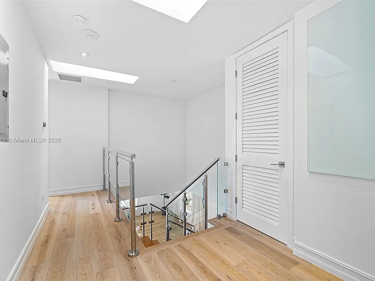 575 Bay Point Rd — Photo 49