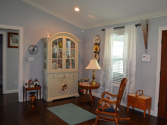 3rd image of 3286 Barbourville Rd