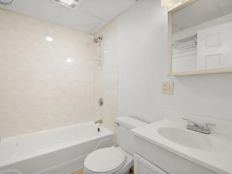 19 Harris St #5 — Photo 10