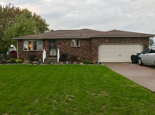 6931 Tawny Dr, Niagara Falls, NY 14304