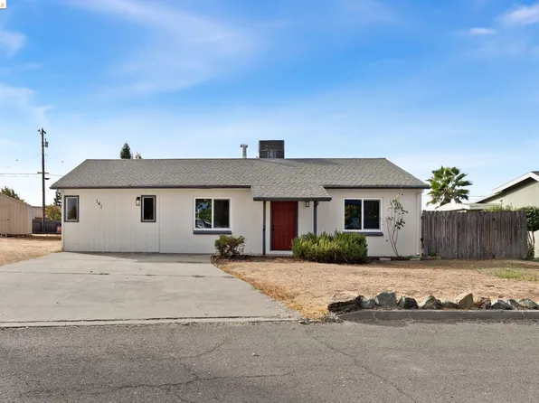 141 Oak Ridge Dr, Ione, CA 95640