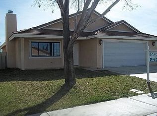 734 E Ivyton St, Lancaster, CA 93535