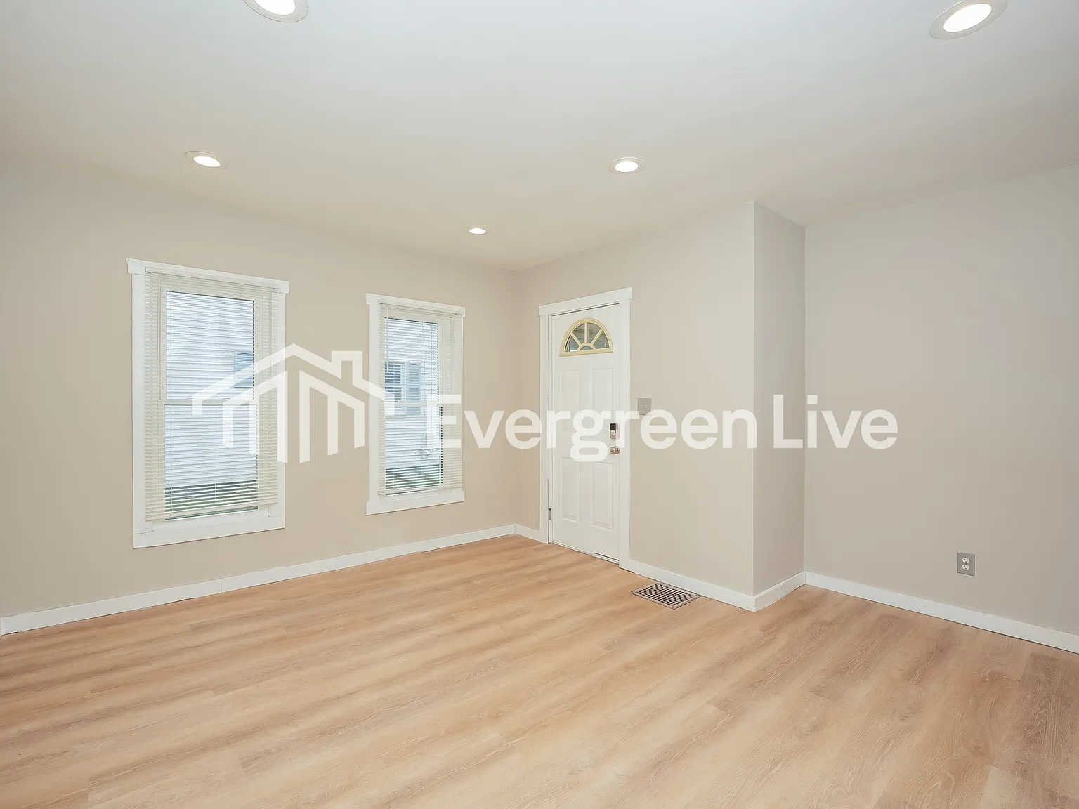 3 bed, 2.0 bath, 1134 sqft, $1,695 — Photo 2