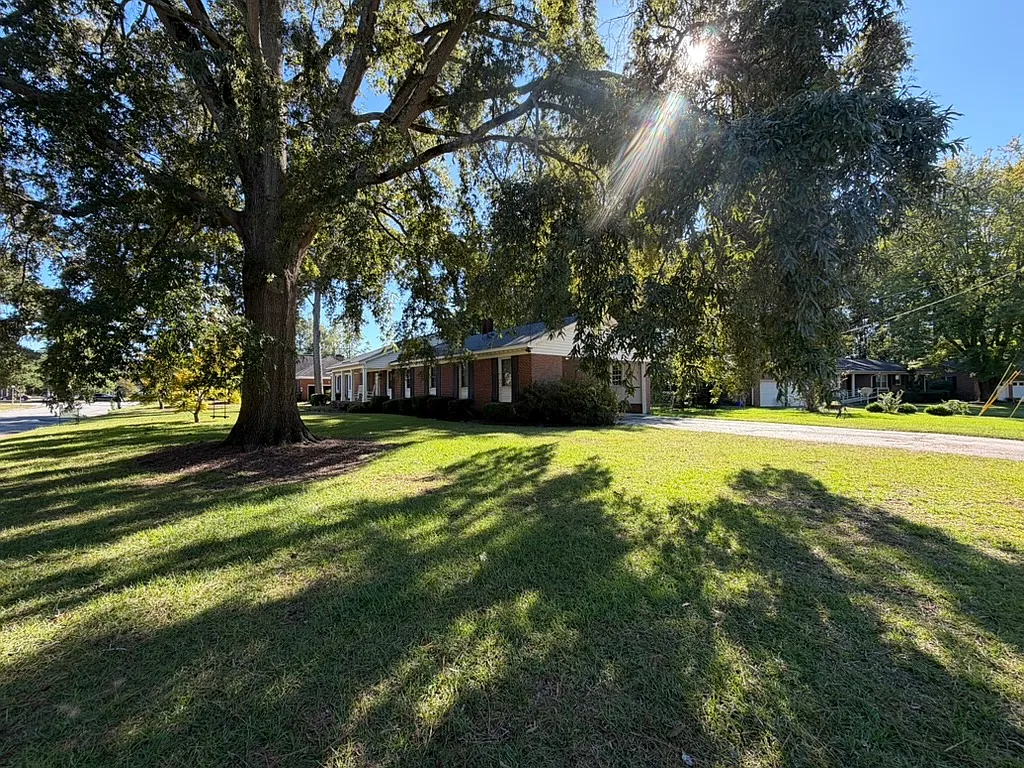 100 Churchside Drive - 1 — Photo 4