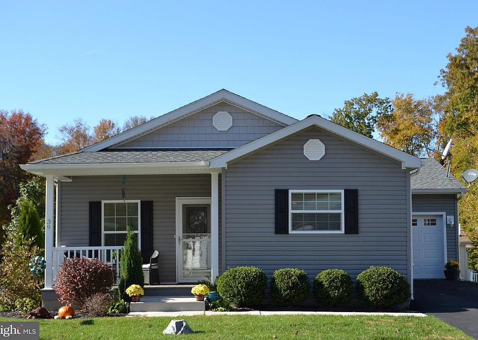 1st image of 39 Admirals Way