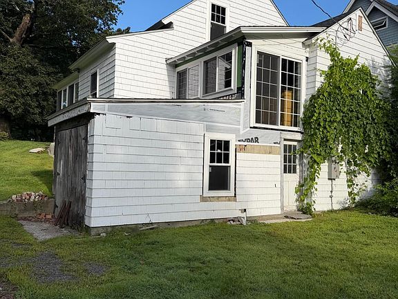 2nd image of 541 Main St