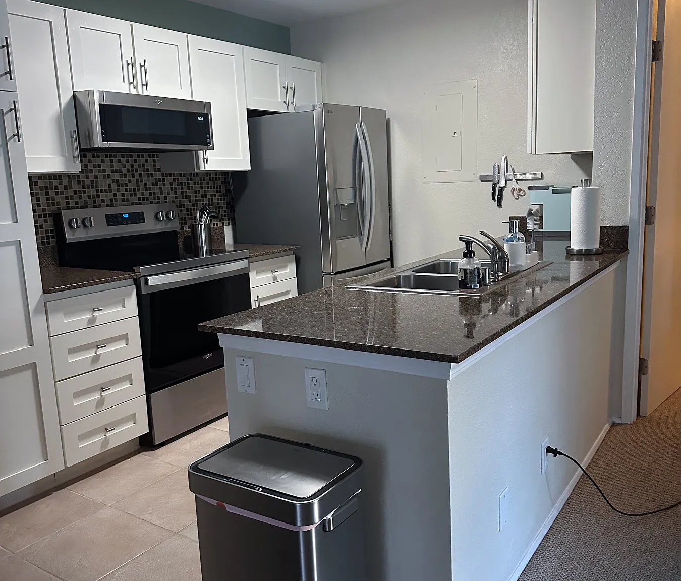 2 bed, 854 sqft, $2,750 — Photo 2