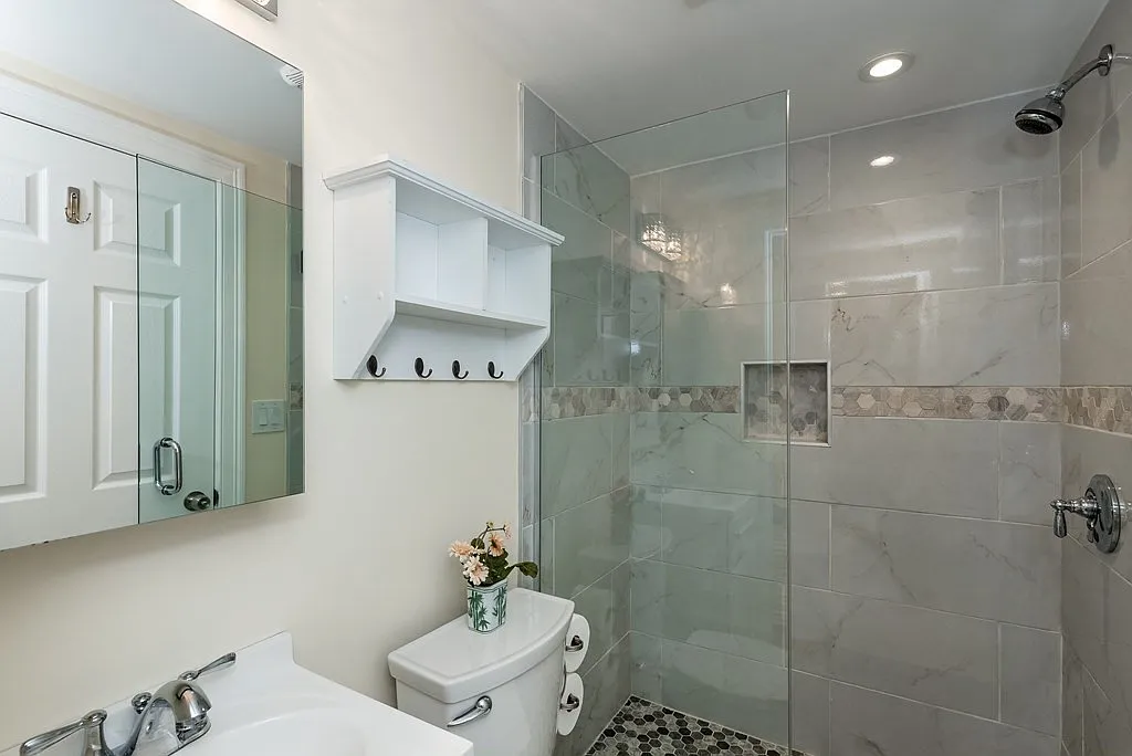 2 bed, 1000 sqft, $3,500 — Photo 4
