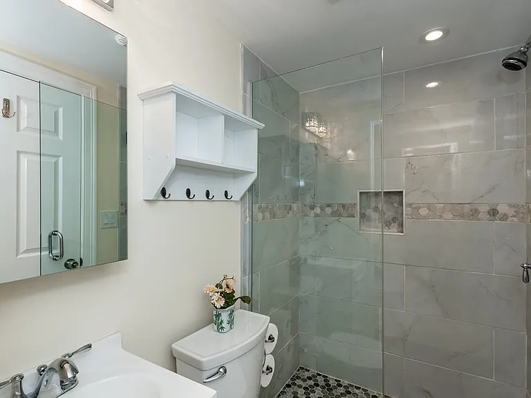 141 Williams St #1 — Photo 4