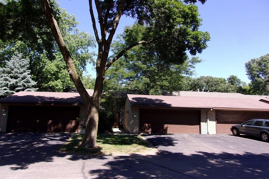 1st image of 107 River Woods Ln