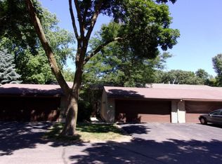 107 River Woods Ln, Burnsville, MN 55337